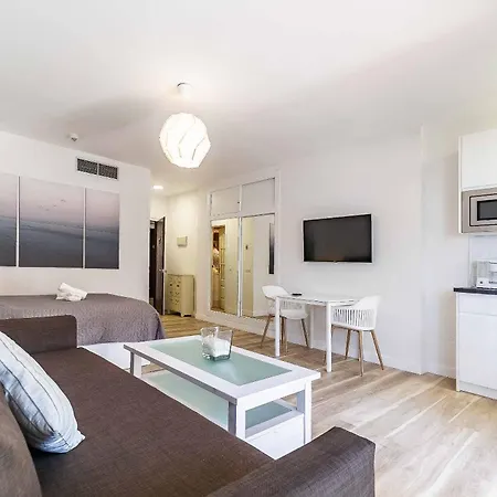 Pyr Apartment *